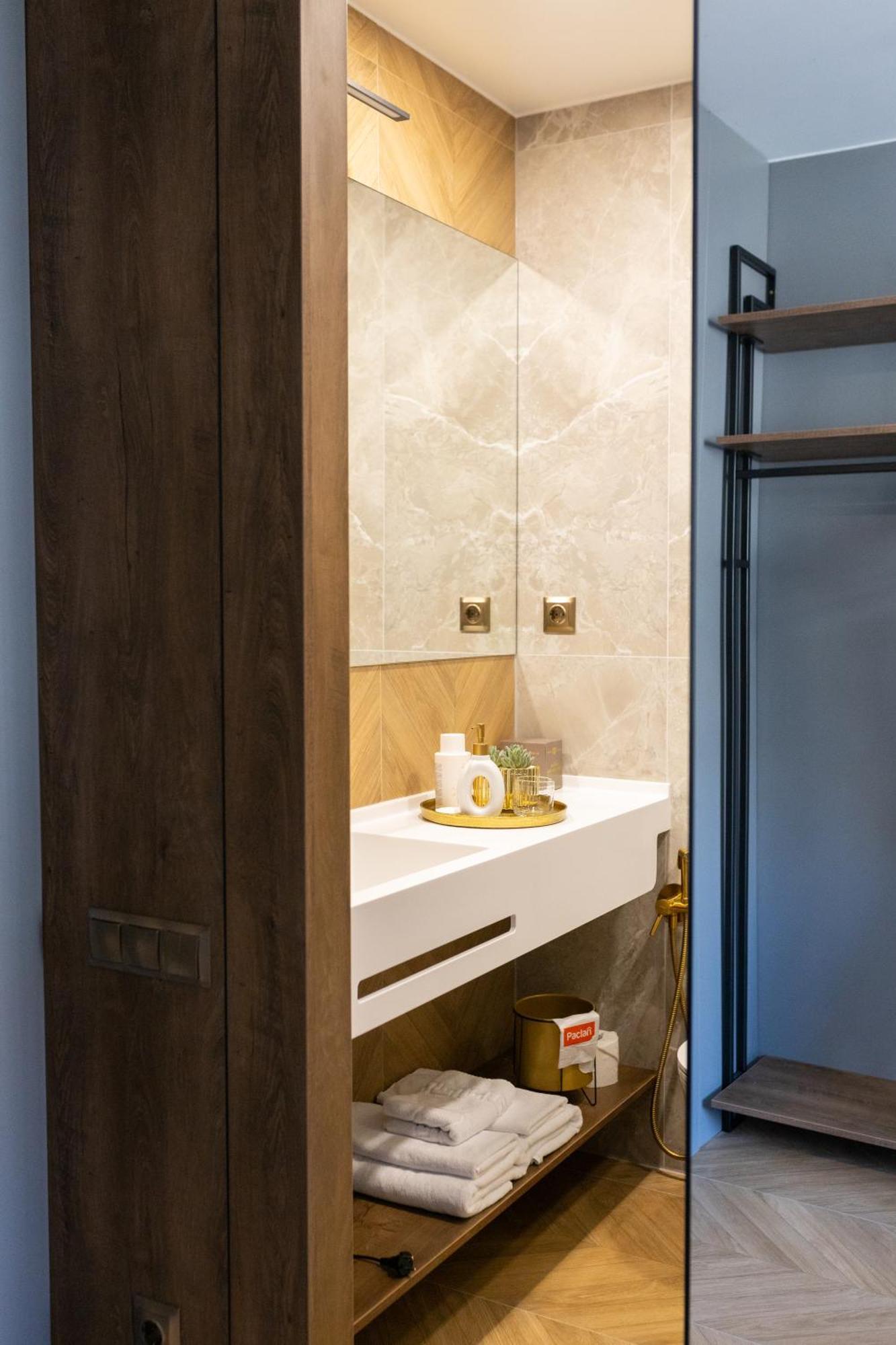 Four Sisters Luxury Rooms In Siauliai Экстерьер фото