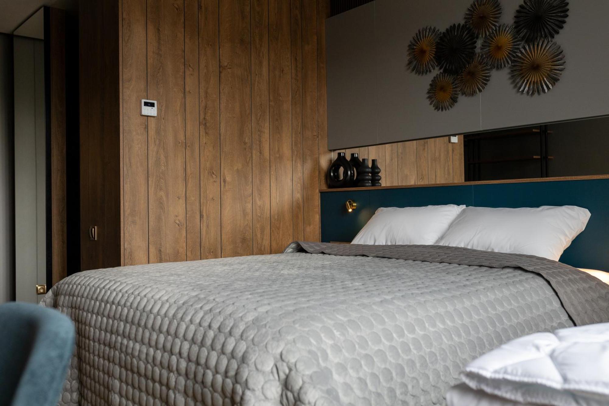Four Sisters Luxury Rooms In Siauliai Экстерьер фото