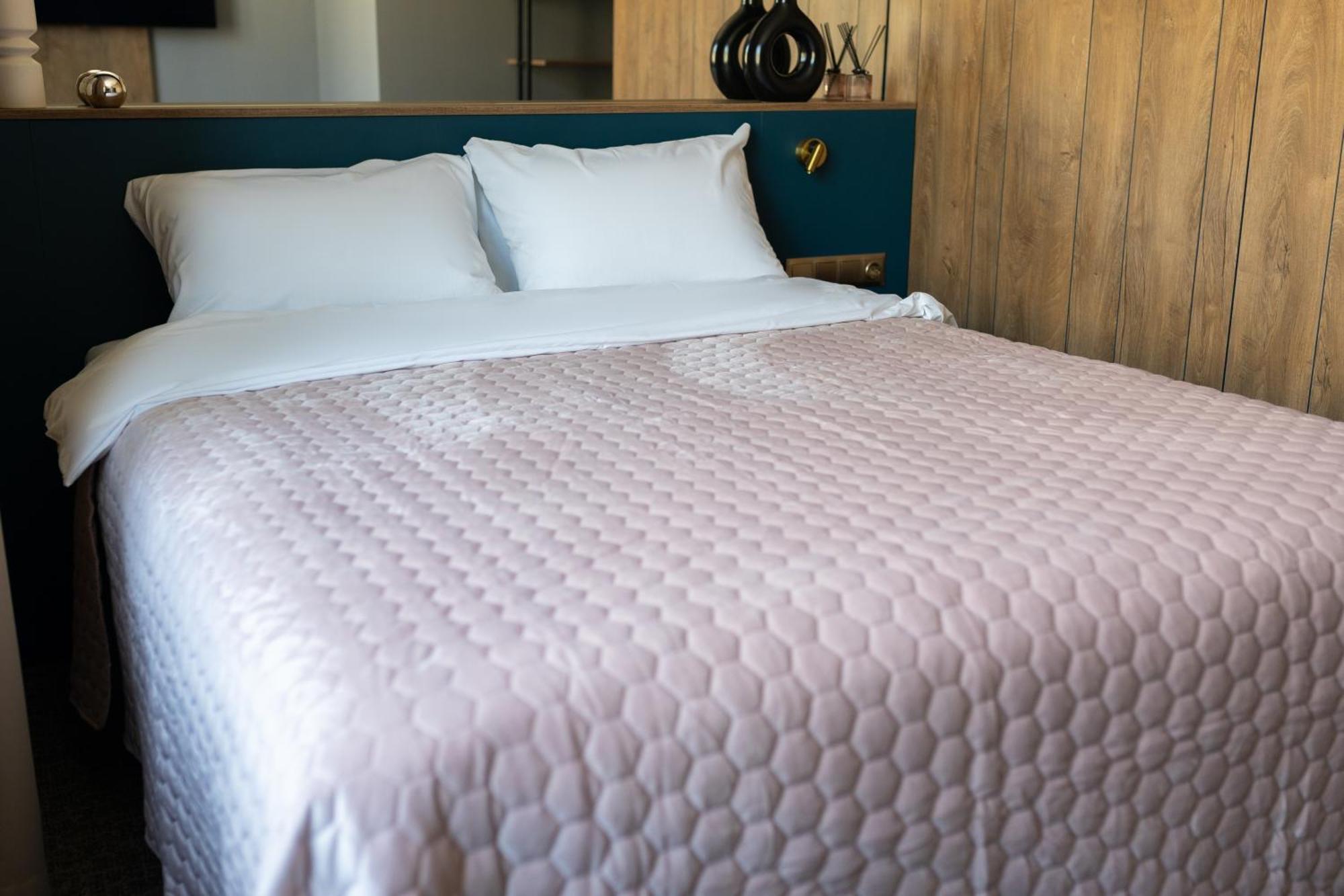 Four Sisters Luxury Rooms In Siauliai Экстерьер фото